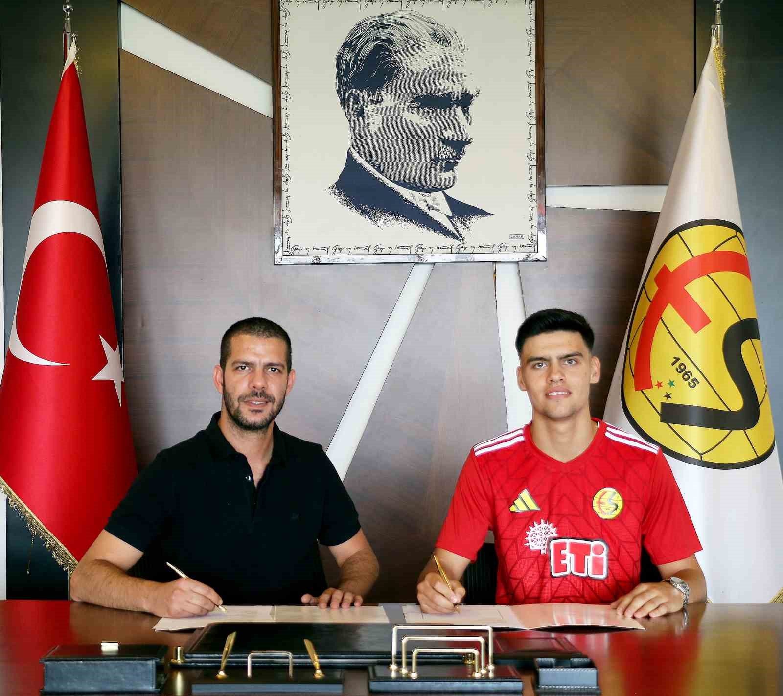 Eskişehirspor’da Yuvaya Dönüş! Kaleci Sadullah Kabayel İmzayı Attı!
