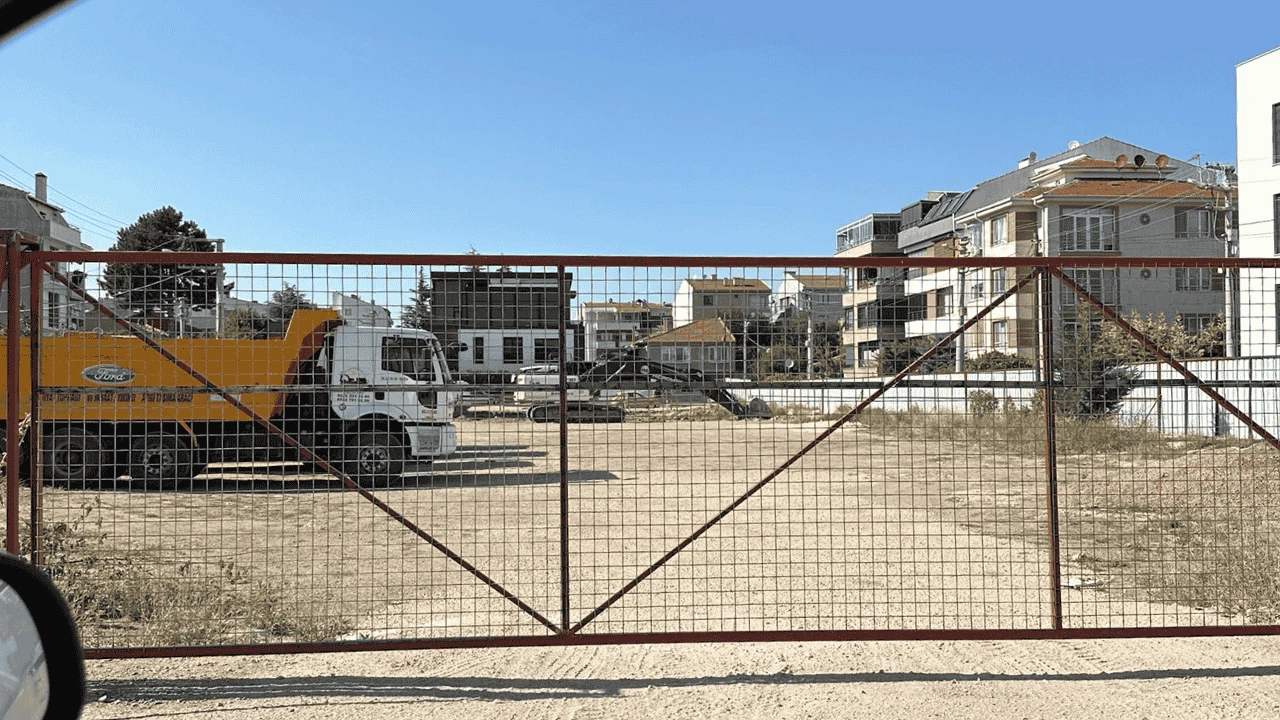 Eskişehir’in Merkezine Yeni AVM ve Sosyal Tesis: İlk Kazma Vuruldu