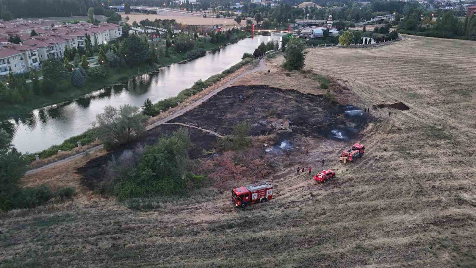 Eskişehir’de Yangın Alarmı: Olay Yerinden Kaçtılar