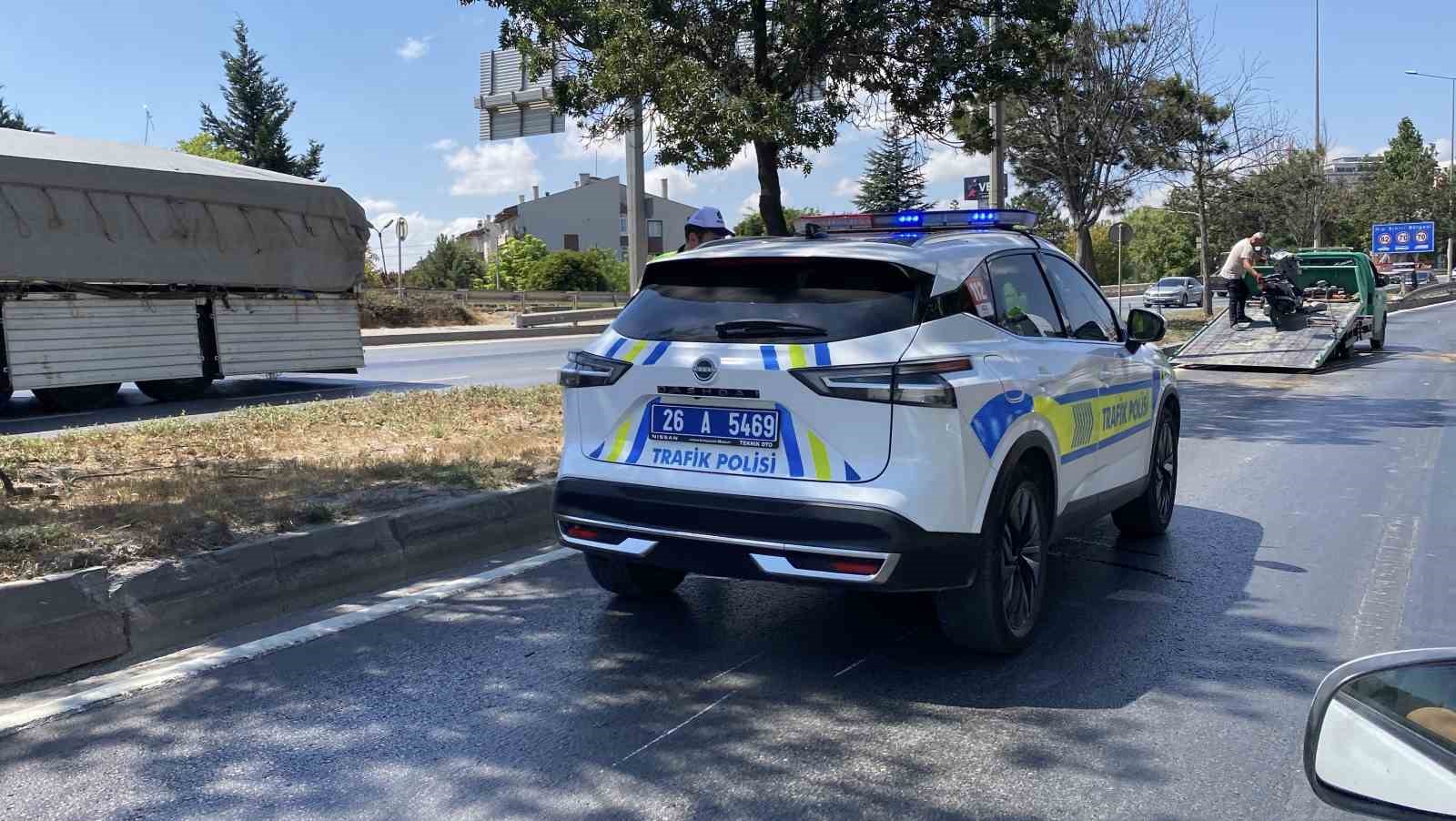 Minibüs ile motosiklet çarpıştı: 1 yaralı