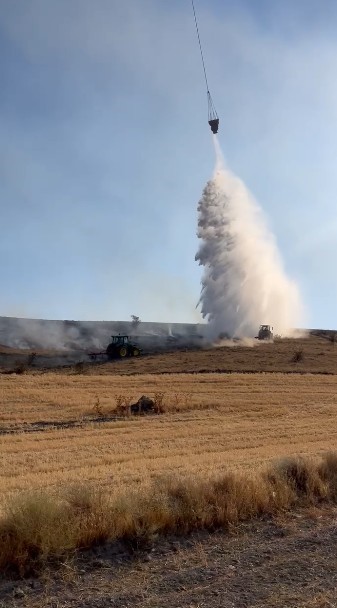 Eskişehir’de otluk alanda çıkan yangın ormana sıçramadan söndürüldü