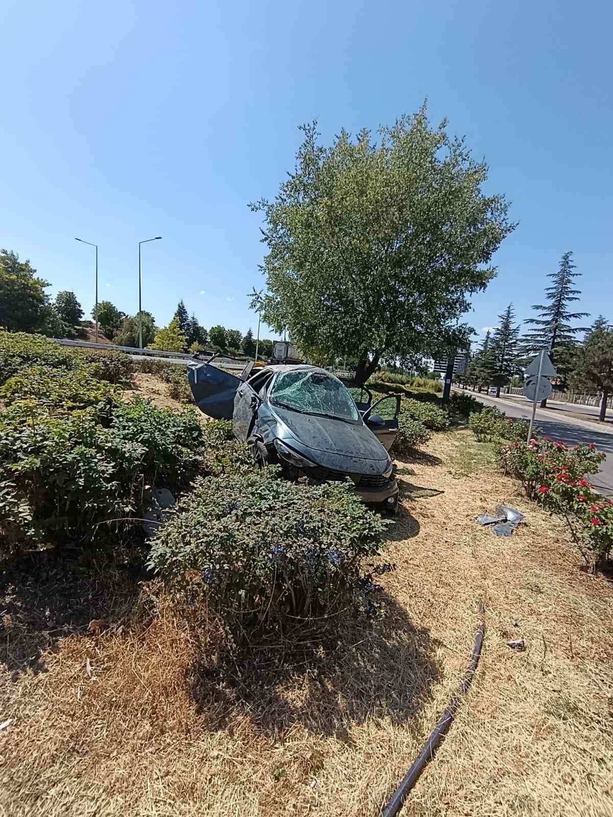 Takla atan araçtaki 9 yaşındaki çocuk hayatını kaybederken 4 kişi yaralandı