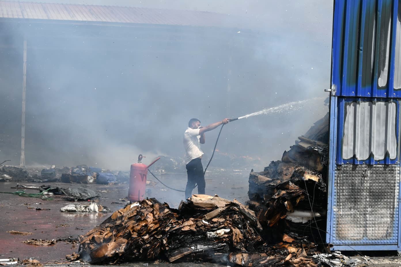 Eskişehir’de geri dönüşüm fabrikasında büyük yangın