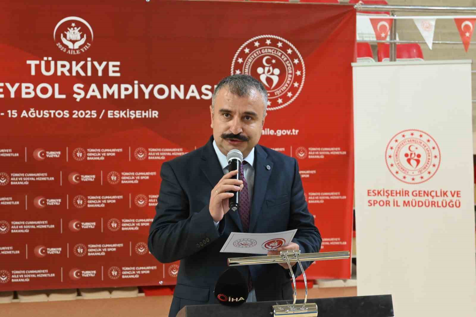 Bakan Yardımcısı Yenigün, Eskişehir’de voleybol şampiyonası açılışına katıldı
