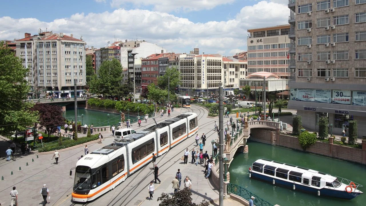 Eskişehir’in En İşlek Caddesi 5 Gün Süreyle Gece Saatlerinde Kapanıyor