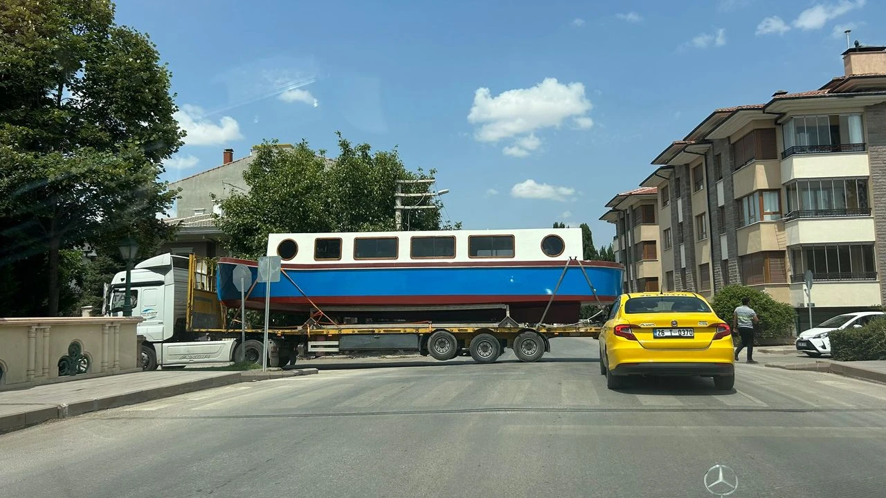 Eskişehir’e “Gemi Restoran” Geliyor: Porsuk Çayı’na Yeni Proje