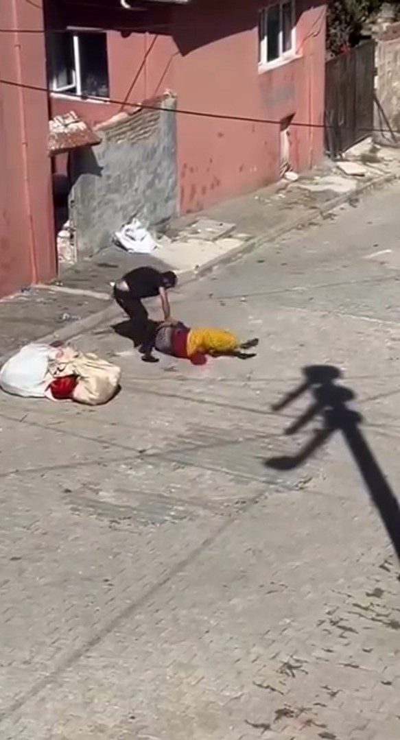 Herkesin gözü önünde dayak yiyen kadından şaşırtan sözler