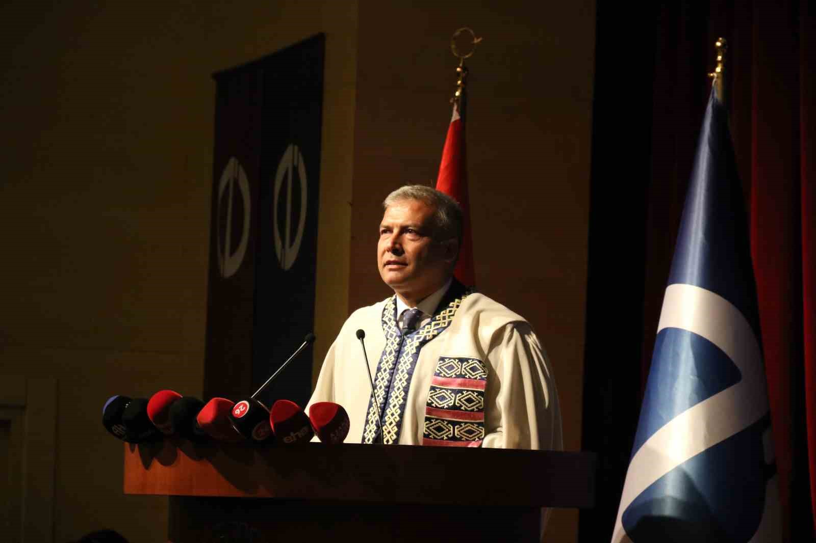 Anadolu Üniversitesi yeni eğitim öğretim yılı açılış töreni