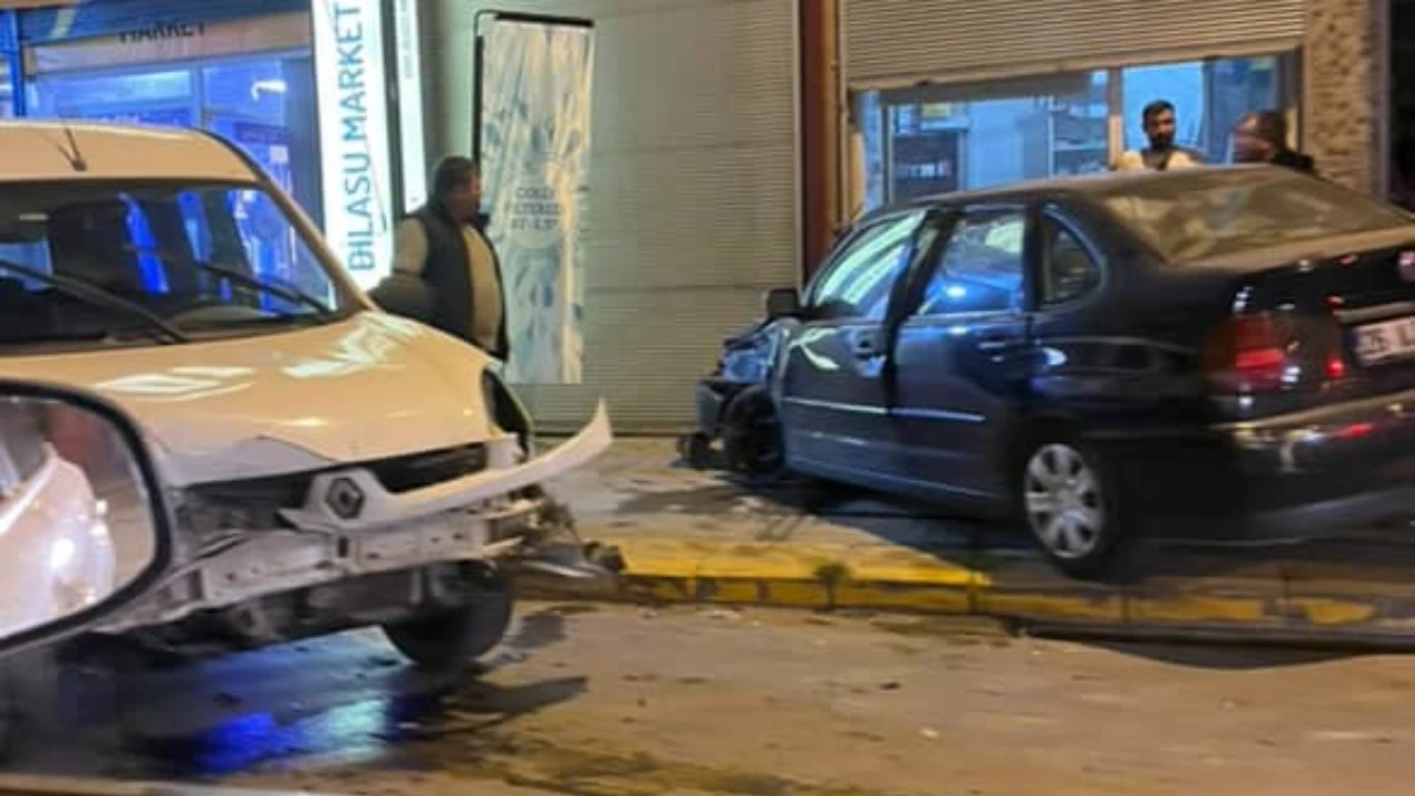 Eskişehir’de Kafa Kafaya Kaza: Araçlarda Büyük Hasar