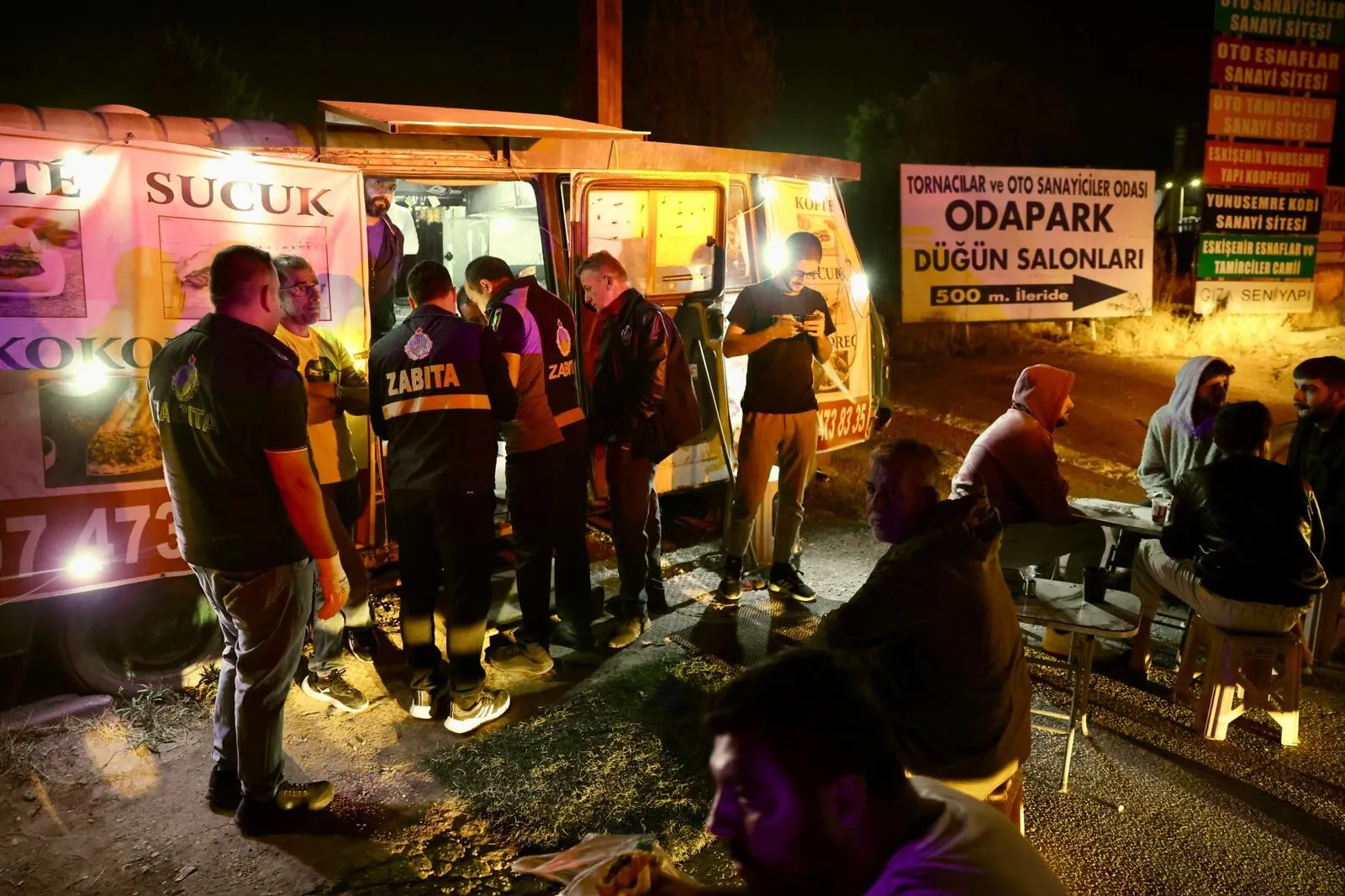 Odunpazarı’nda zabıta baskını: Tezgâhlara el konuldu!