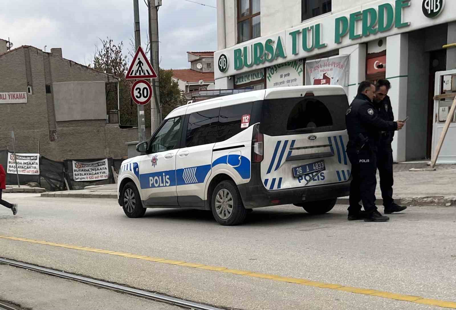 Eskişehir’de Plakasız Motosiklet Polis Aracına Çarpıp Kaçtı!