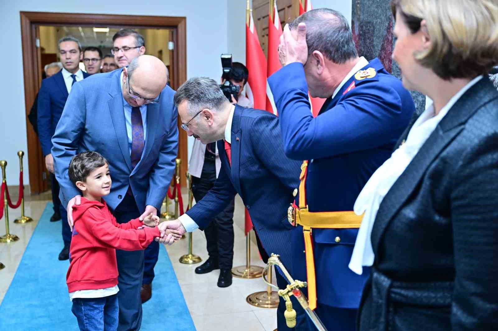 Eskişehir’de 29 Ekim Coşkusu: Vali Hüseyin Aksoy Tebrikleri Kabul Etti!