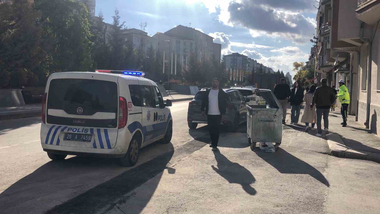 Otomobilin çarptığı yaşlı kadının durumu ağır
