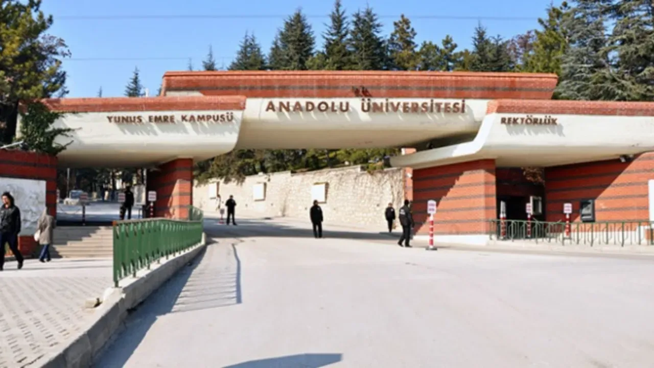 Anadolu Üniversitesi’nden Büyük Yenilik: Artık Diplomalar Dijital!