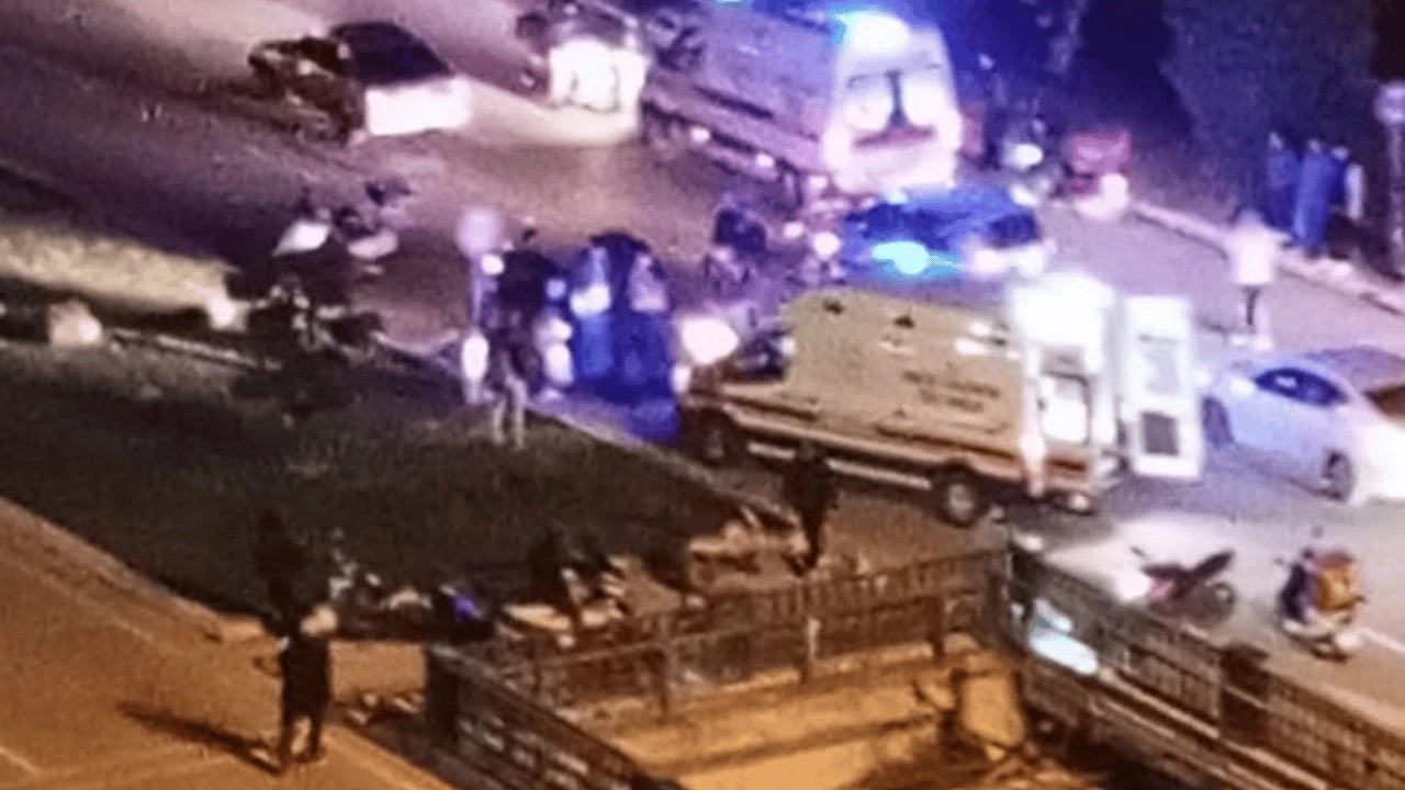 MOTOSİKLET METRELERCE SAVRULDU! ESKİŞEHİR’DE KORKUNÇ ANLAR!