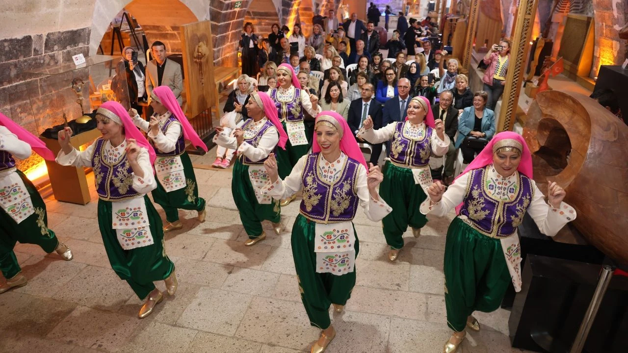 Eskişehir’de Çifte Festival Coşkusu Başladı: Cam ve Lületaşı Buluştu!
