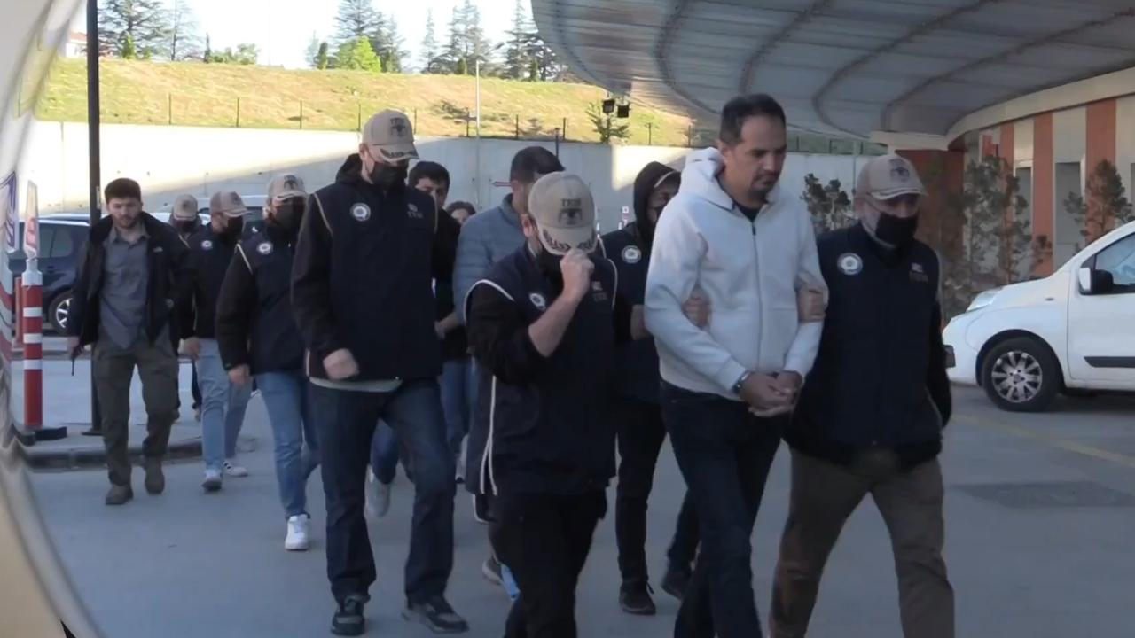 BAKAN YERLİKAYA DUYURDU: ESKİŞEHİR DE DAHİL 50 İLDE FETÖ OPERASYONU!