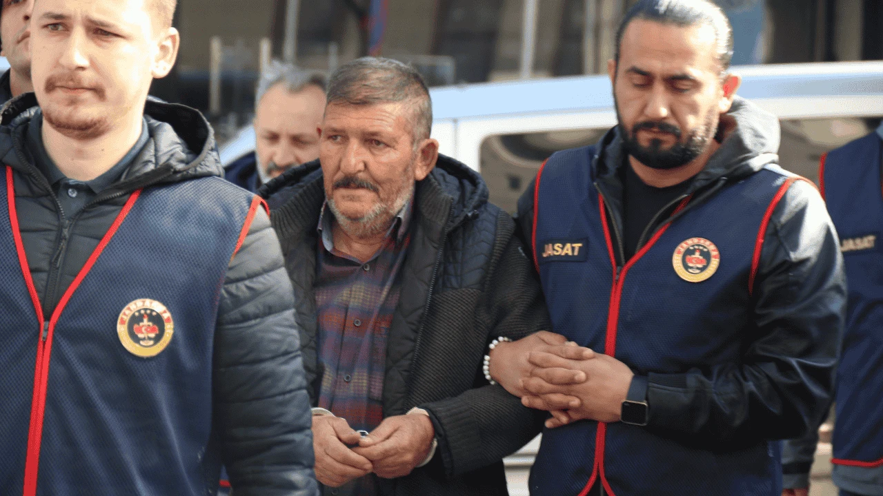 14 Yıllık Sır Cinayeti: Kardeşini Öldürüp Ahırına Gömüş!