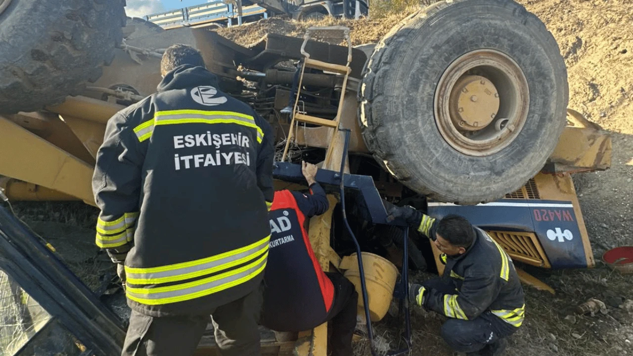 Eskişehir’de İş Kazası: Operatör Aracın Altında Kaldı!