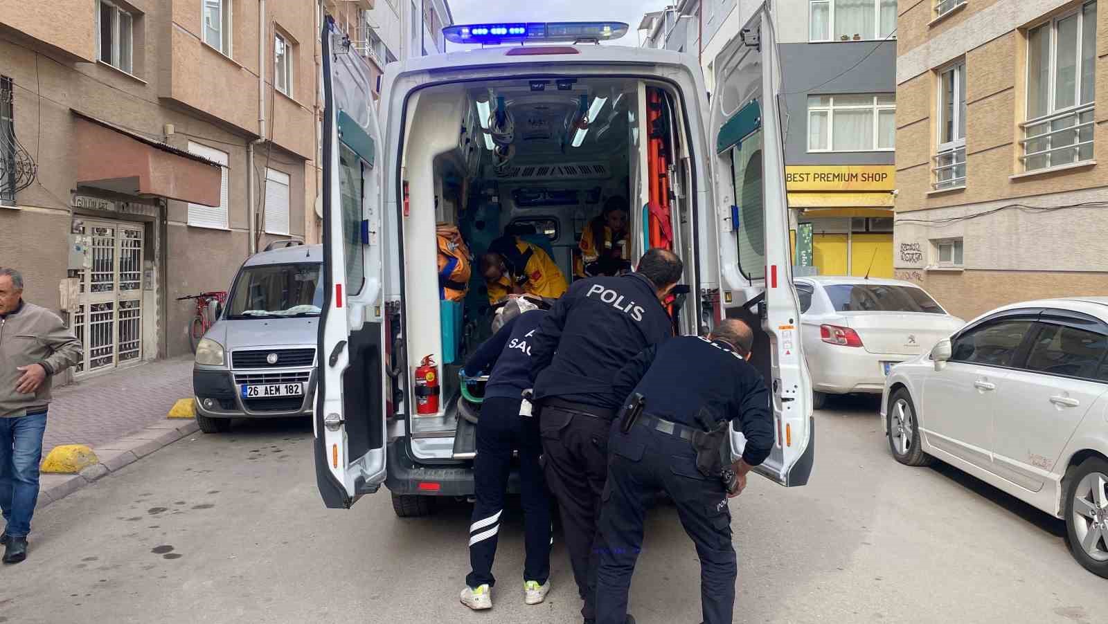 Bıçakla yaralanıp 112’yi arayan şahıs: 