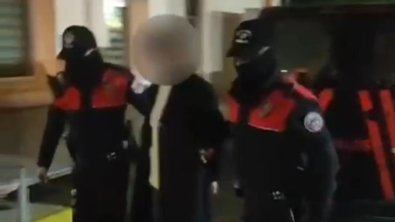 Eskişehir’de ‘suç makinesi’ ortalığı birbirine kattı: 8 yıl hapis cezası olan kaçak, polis memurunu yaraladı!