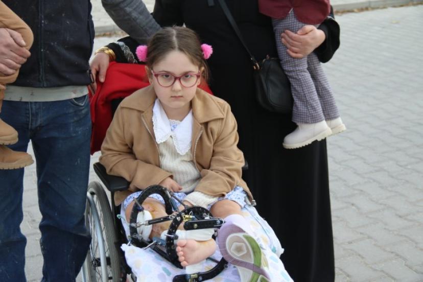 Minik Zeynep’in Yürek Yakan Asansör Çağrısı: “Okulumu Seviyorum, Sadece Asansör İstiyorum!”