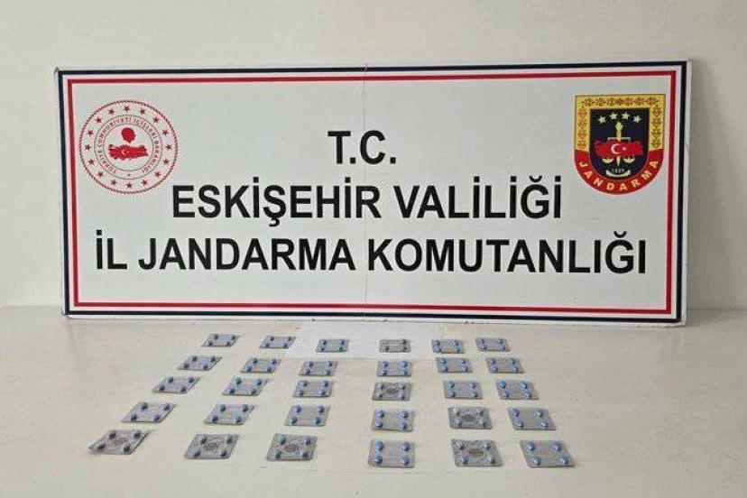 JANDARMADAN PEŞ PEŞE OPERASYON: PİYASAYA SÜRÜLECEK KAÇAK ÜRÜNLER YAKALANDI!
