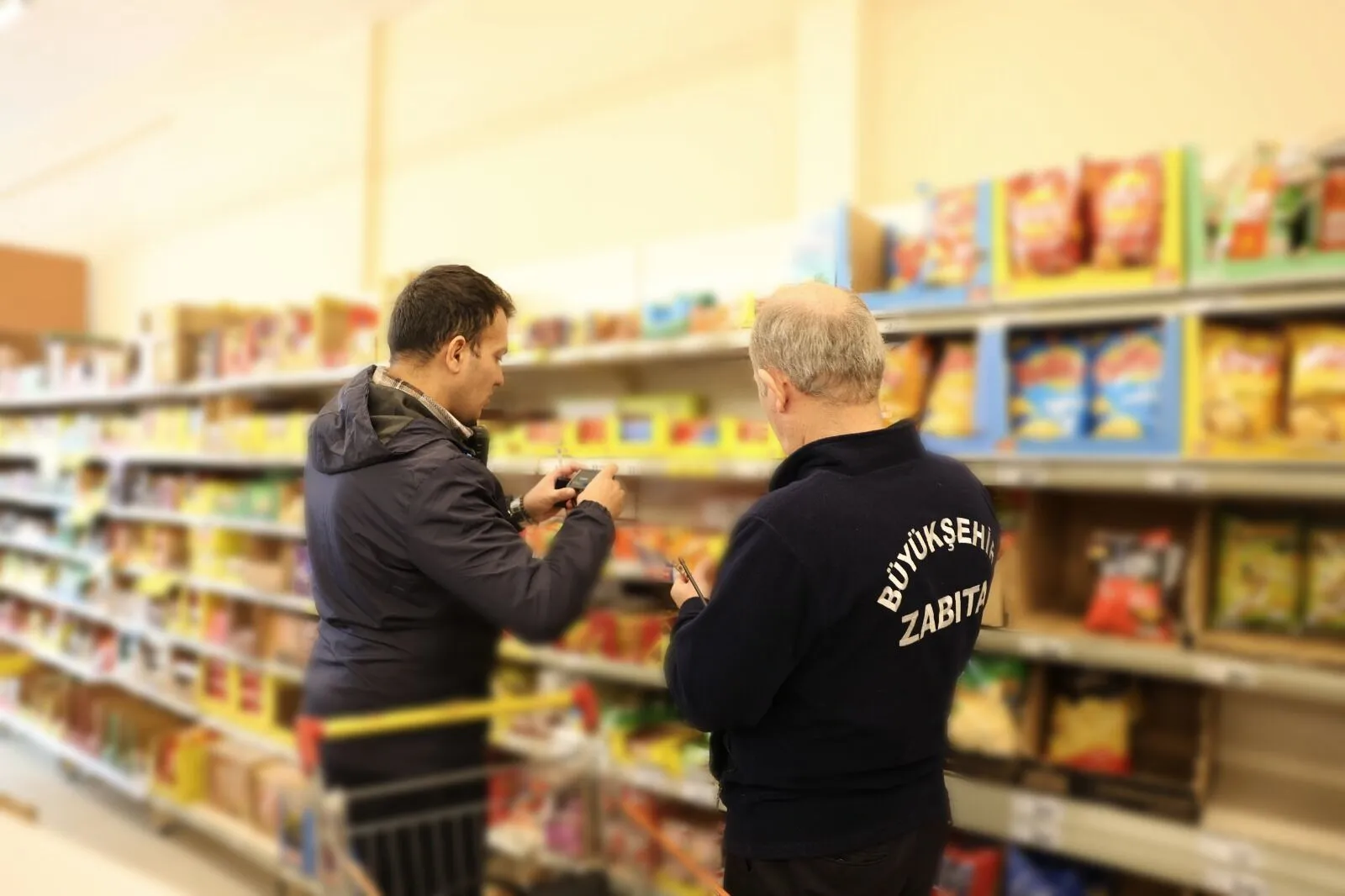 Halk sağlığı tehlikede: Eskişehir’de tarihi geçmiş ürünler tespit edildi, işletmelere yasal işlem!