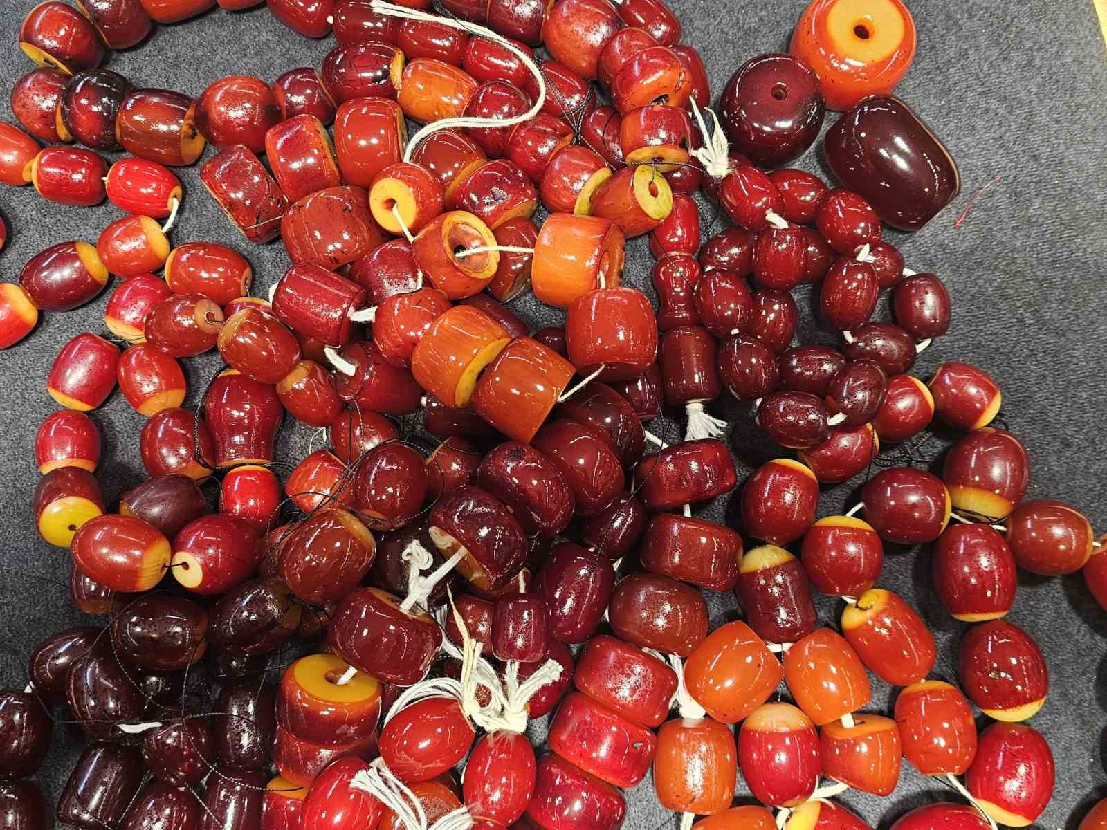 90 bin dolarlık 600 parça tarihi Osmanlı kehribarı, ustaların elinde yeniden şekillenecek