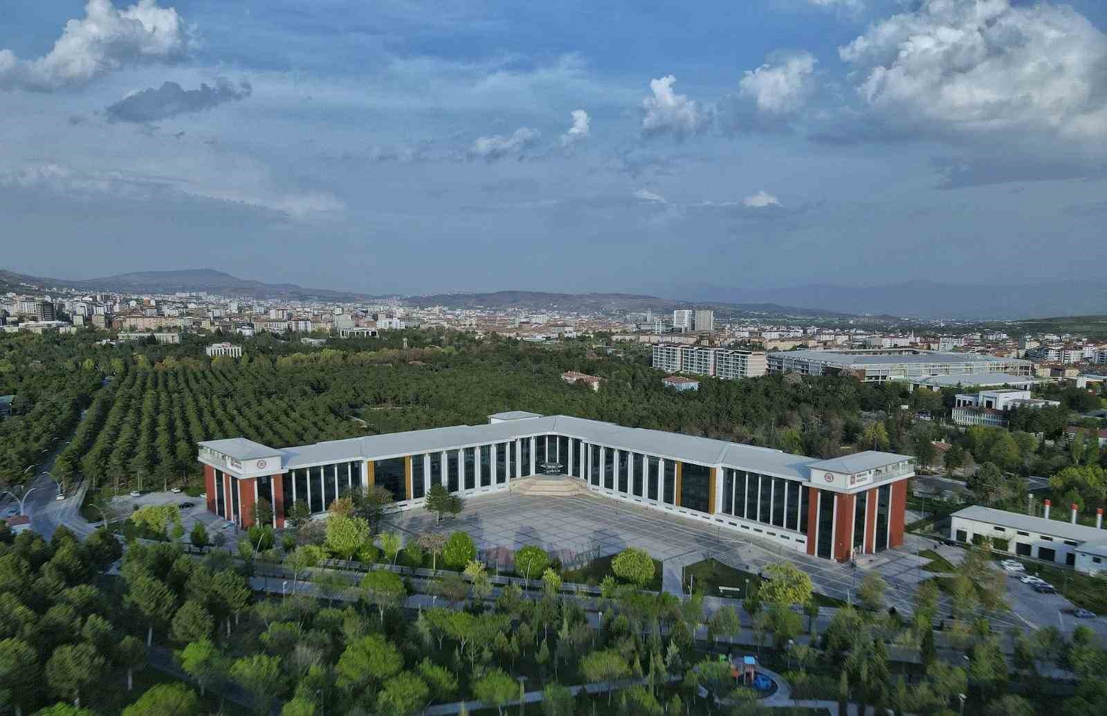 FÜ dünyanın en iyi ilk 1000 üniversitesi arasında