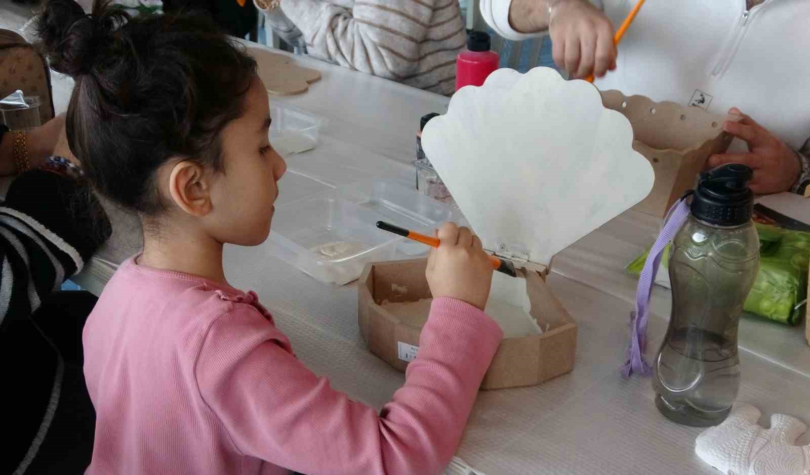 Mersin’de hastalar ve sağlık çalışanları sanatta buluştu