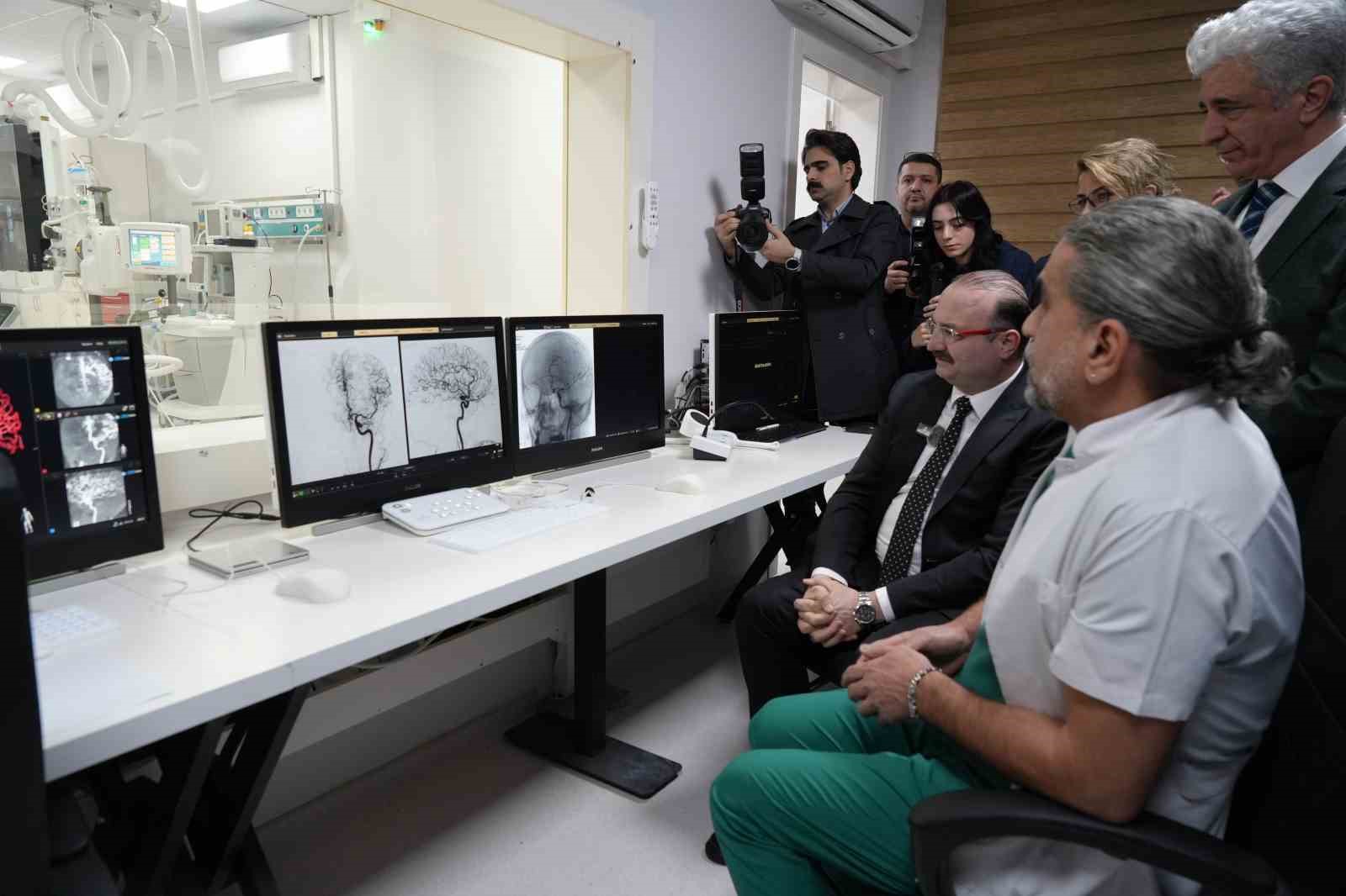 Erzurum Atatürk Üniversitesi Araştırma Hastanesi’nde yeni nesil anjiyografi cihazı hizmete girdi