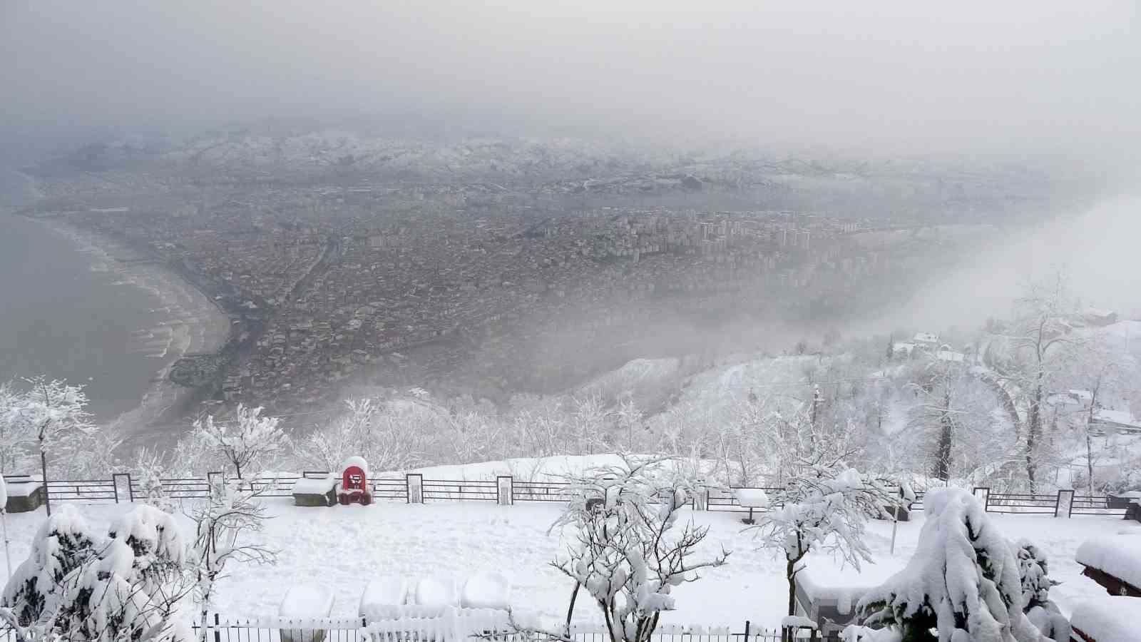 Ordu’nun ‘seyir terası’ Boztepe’de kar güzelliği