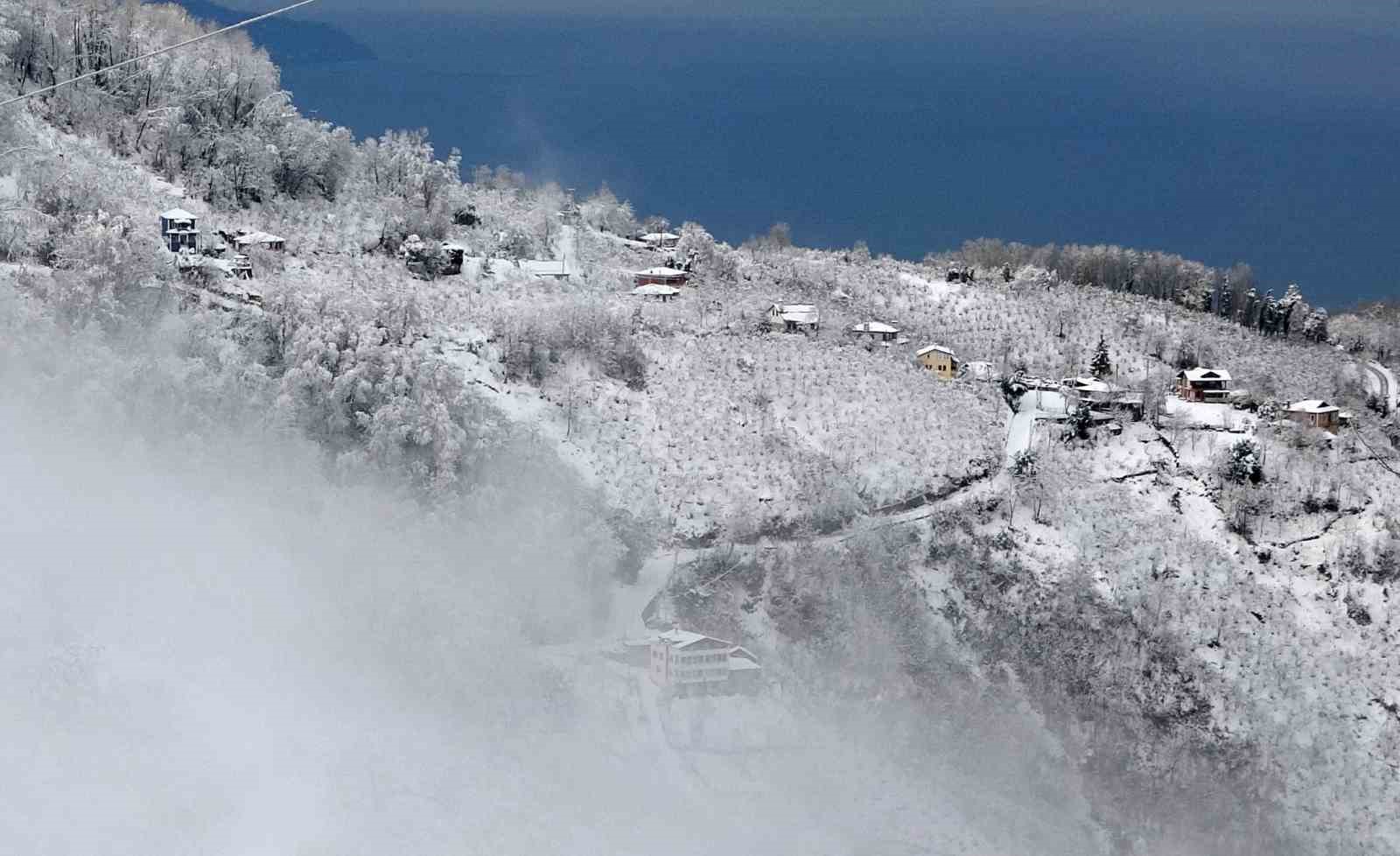 Ordu’nun ‘seyir terası’ Boztepe’de kar güzelliği