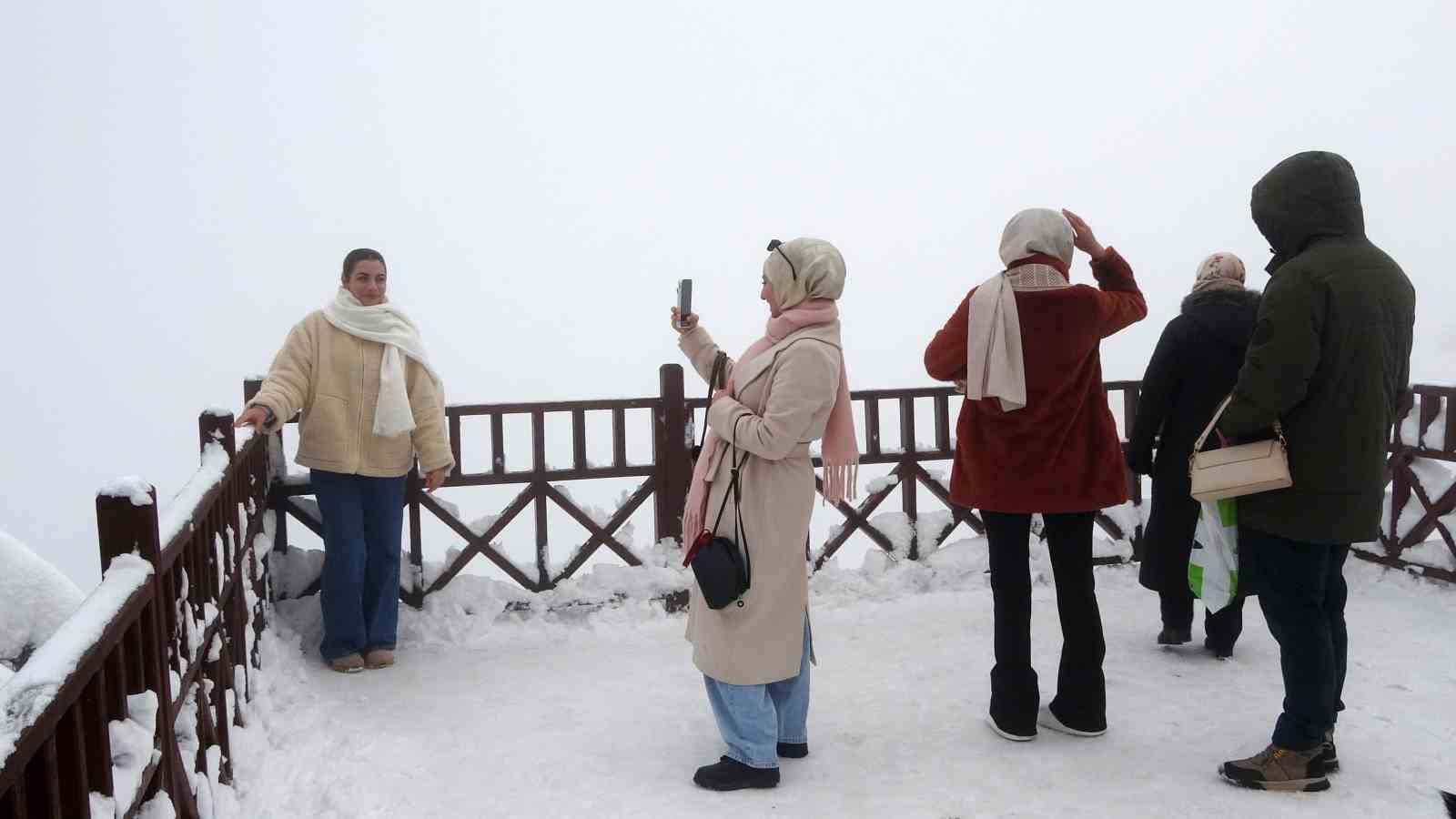 Ordu’nun ‘seyir terası’ Boztepe’de kar güzelliği