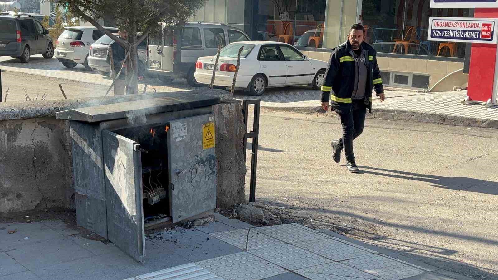 Elektrik panosundaki yangın korkuttu