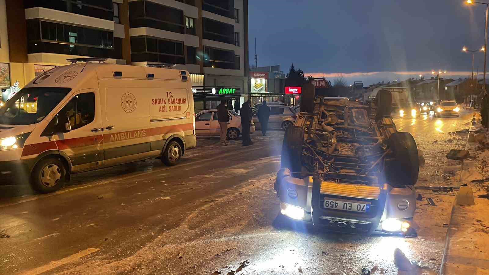 Karaman’da buzlanma kazaya yol açtı: 2 yaralı