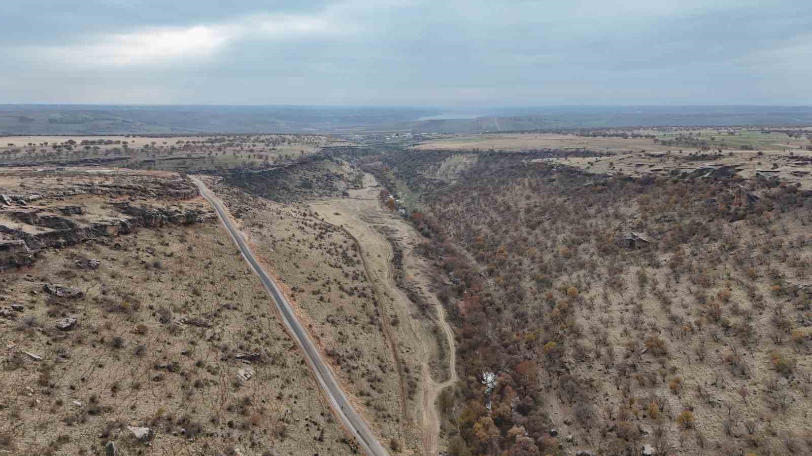 1 milyon yıl önce oluşumu tamamlandığı değerlendirilen Buzul Vadisi görüntülendi