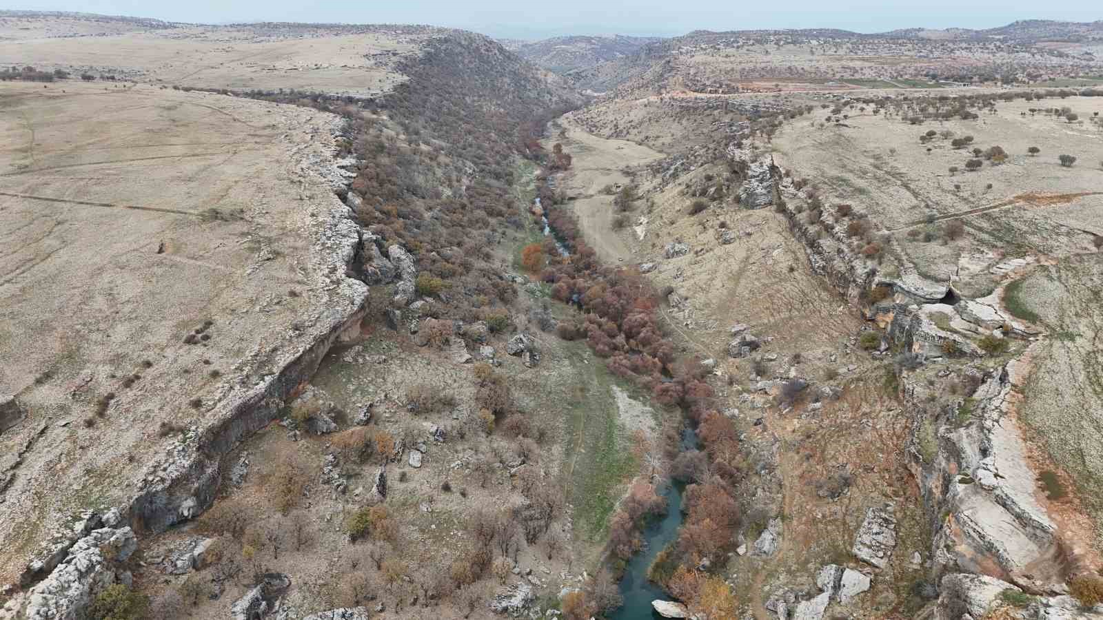 1 milyon yıl önce oluşumu tamamlandığı değerlendirilen Buzul Vadisi görüntülendi