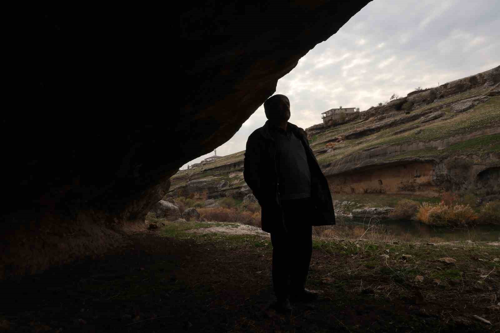 1 milyon yıl önce oluşumu tamamlandığı değerlendirilen Buzul Vadisi görüntülendi