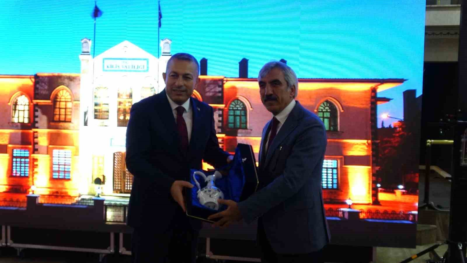 Kilis Valisi Tahir Şahin’e veda yemeği