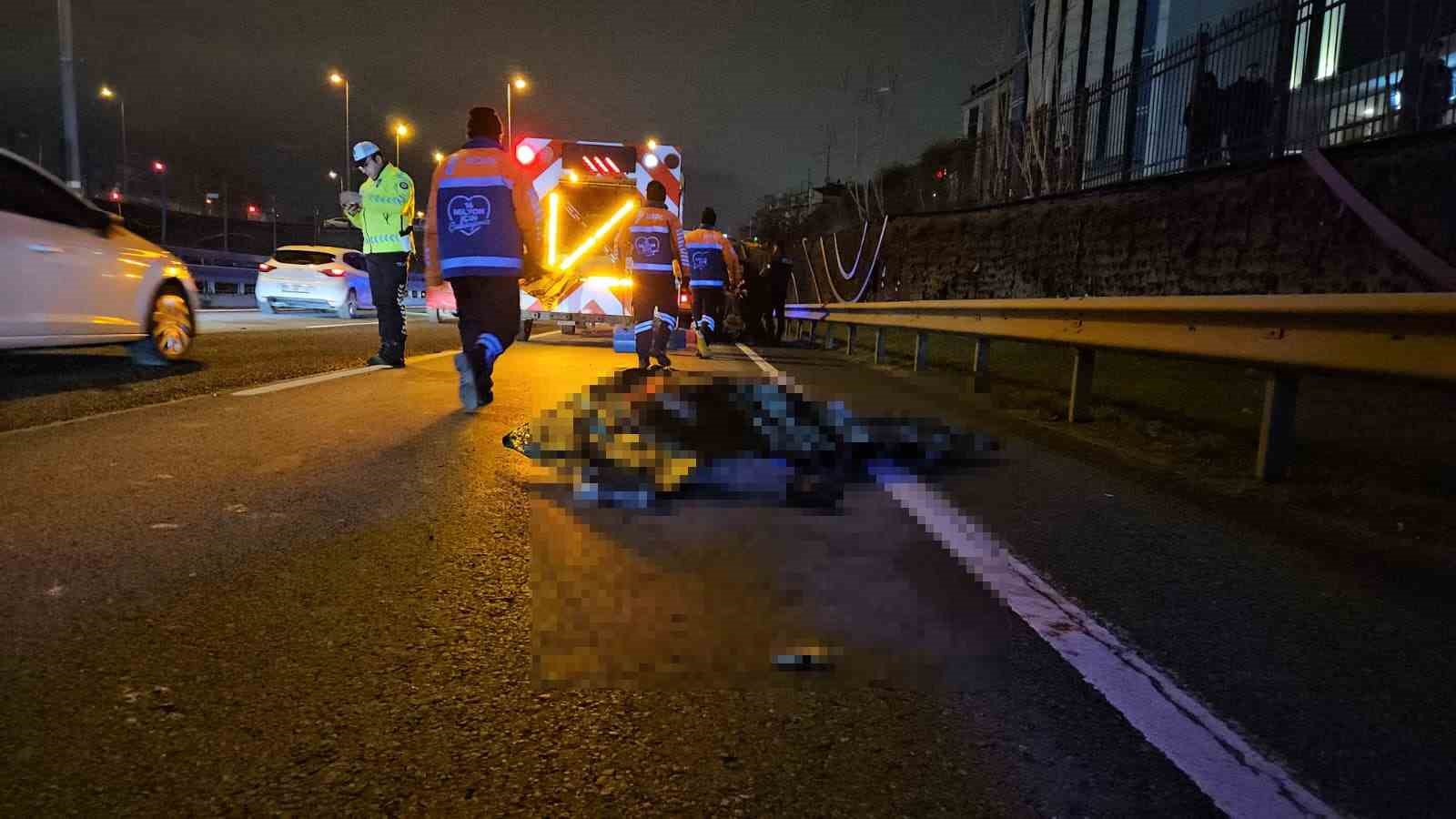 Şişli’de bariyerlere çarpan motosikletli feci şekilde hayatını kaybetti