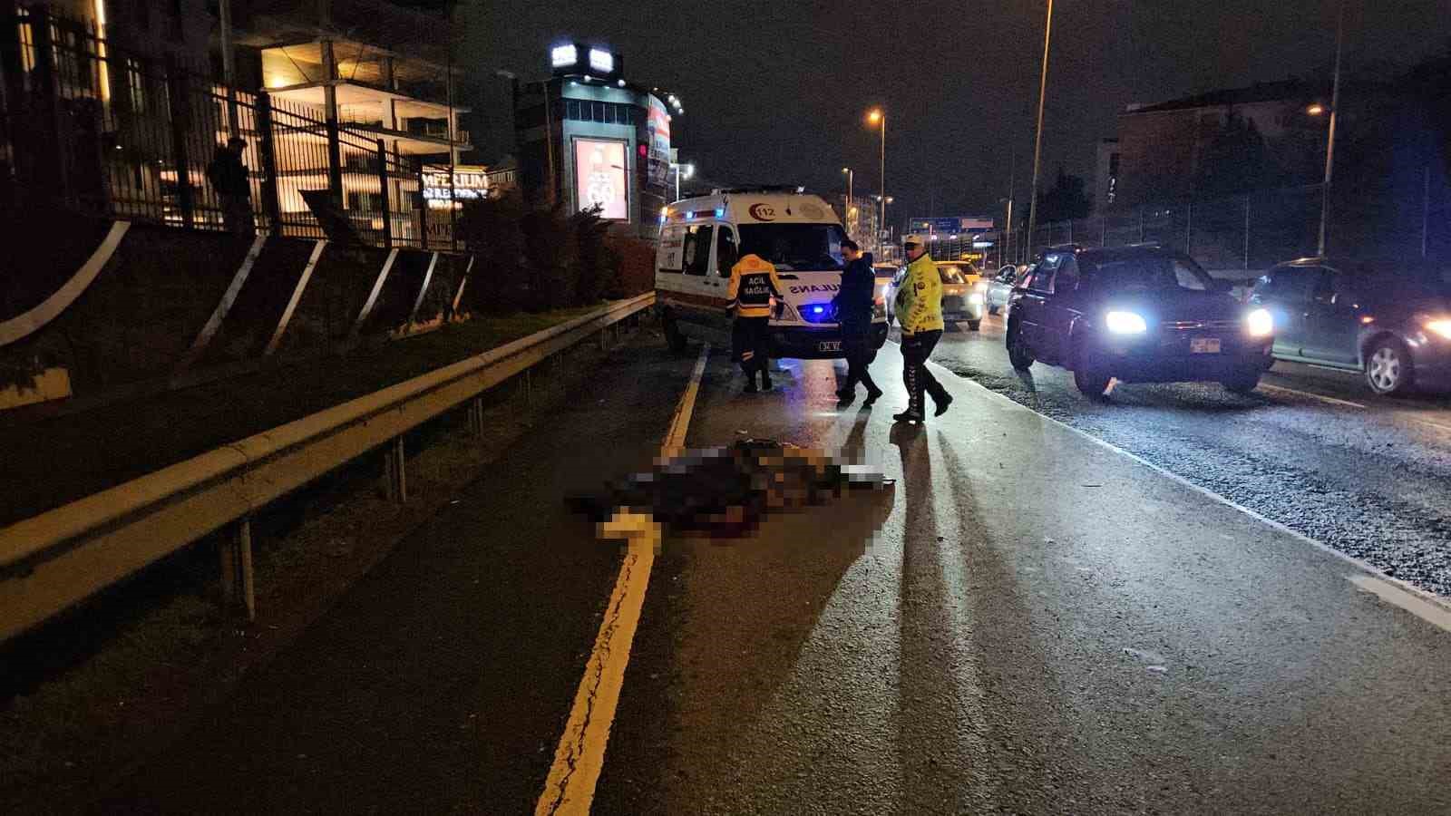 Şişli’de bariyerlere çarpan motosikletli feci şekilde hayatını kaybetti
