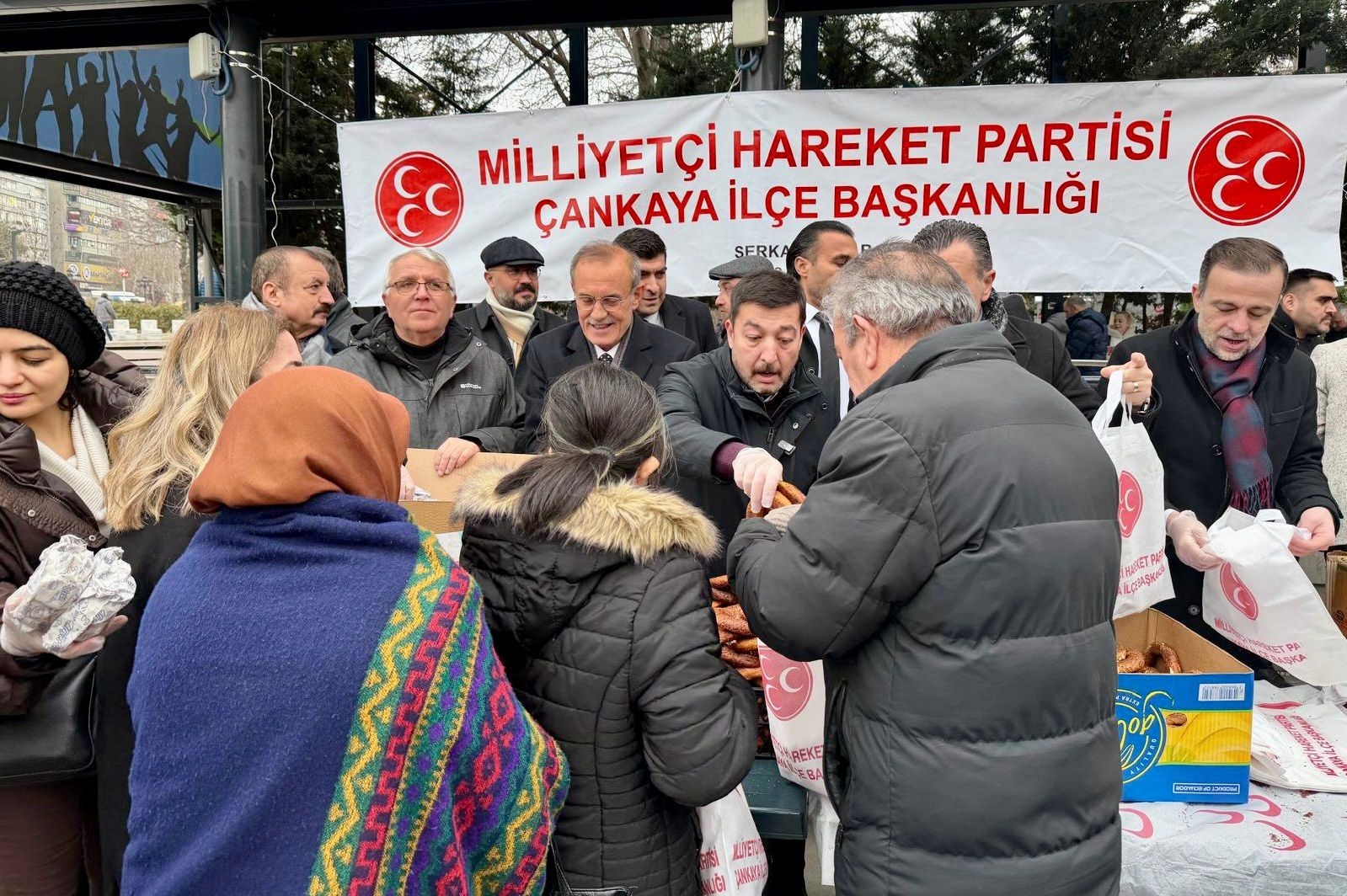MHP Çankaya’dan Miraç Kandili’nde kandil simidi ikramı