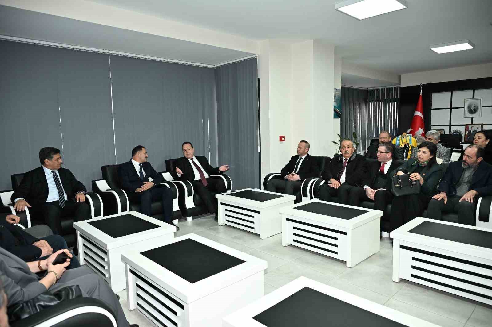 Açılışlar CHP’li ve AK Parti’li başkanlardan