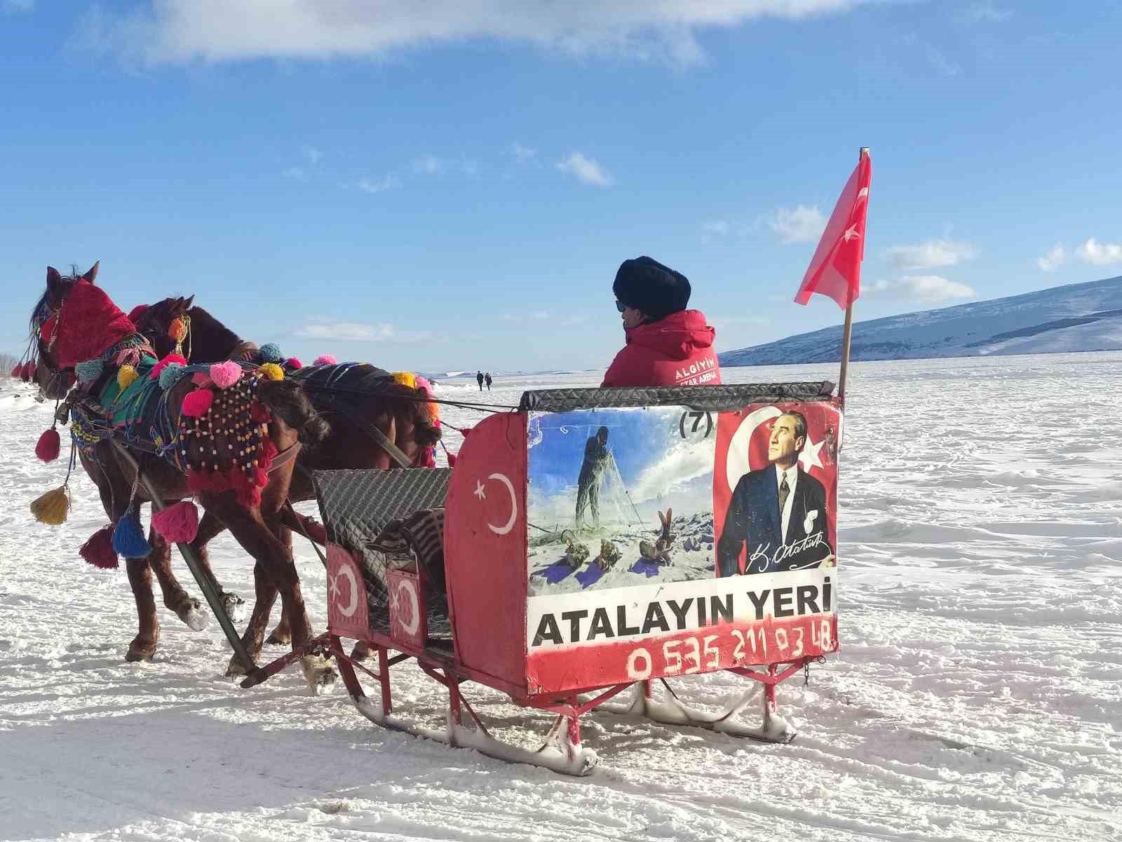 Çıldır Gölü’nde atlı kızak heyecanı başladı