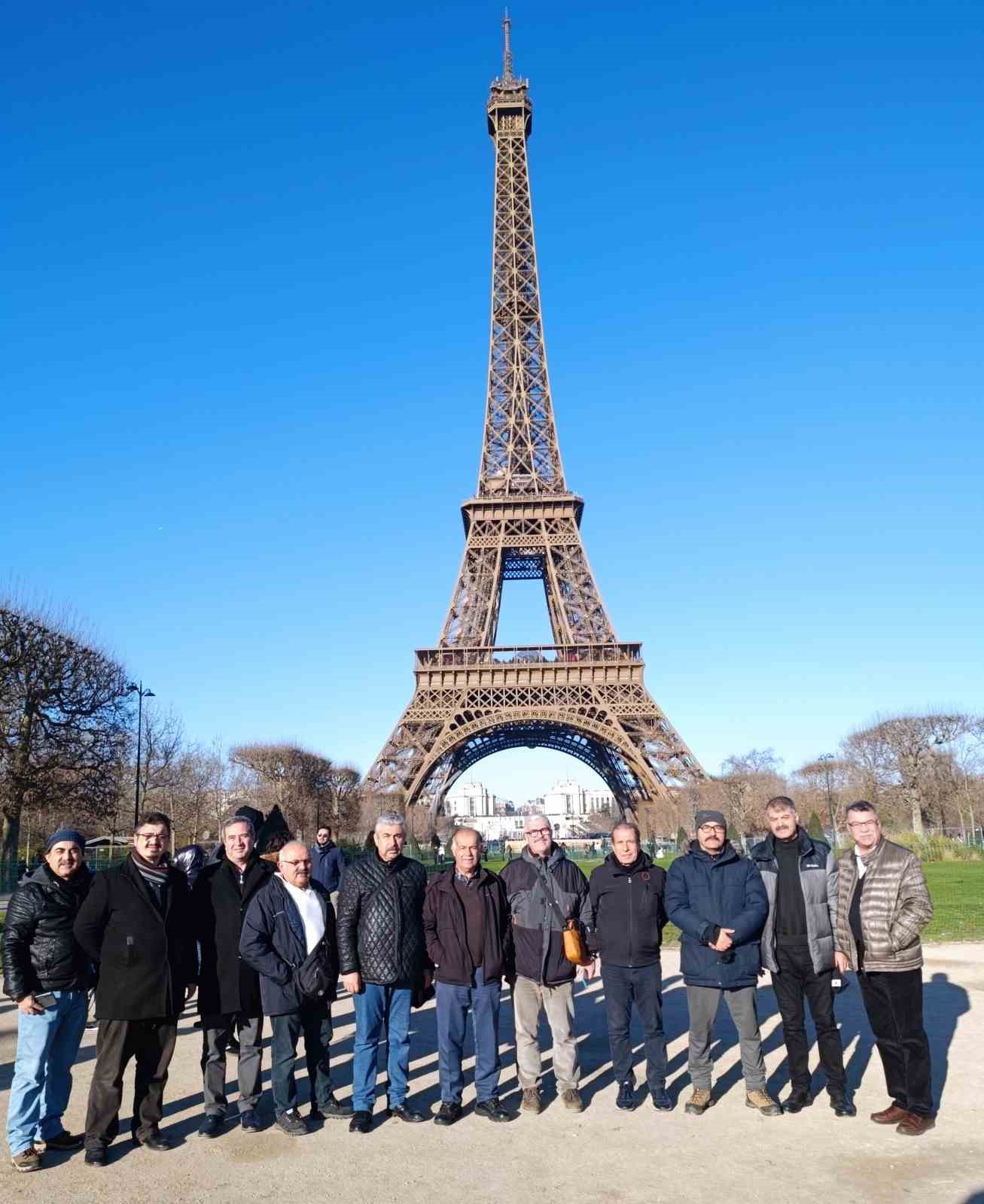Bursa Mehter takımı Paris’te sahne aldı