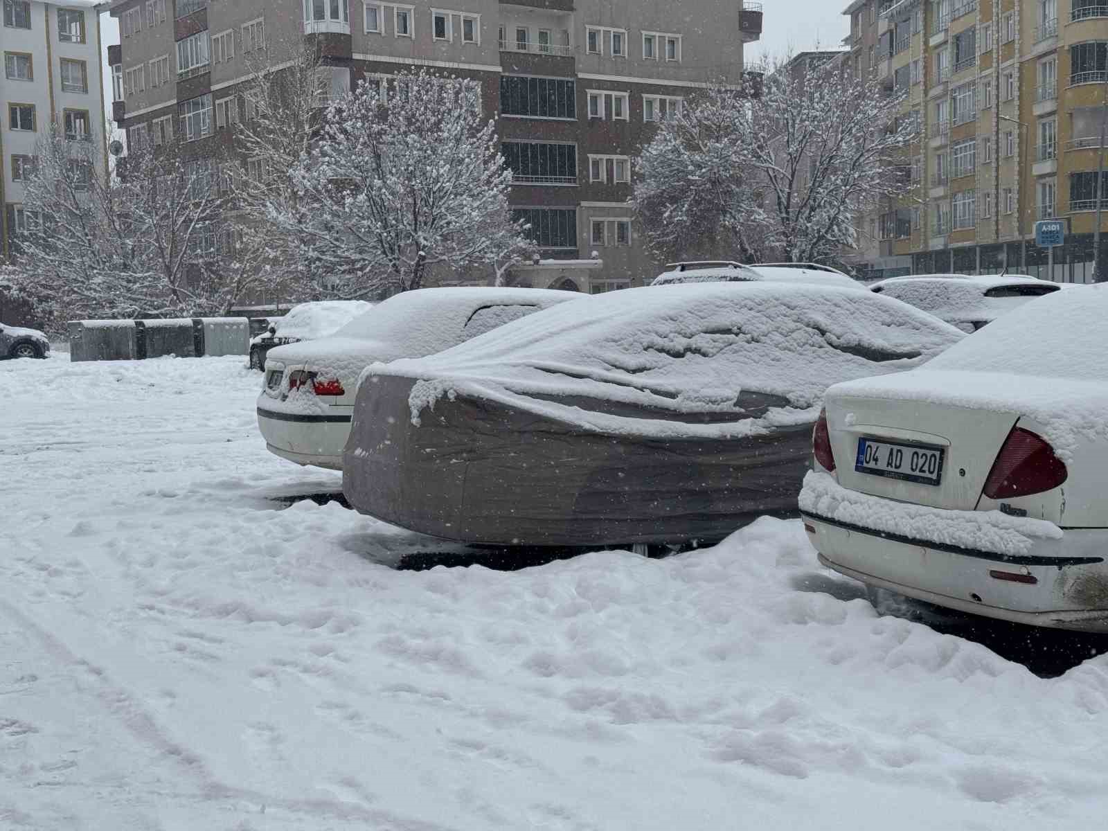 Ağrı’da soğuk hava etkisini sürdürüyor