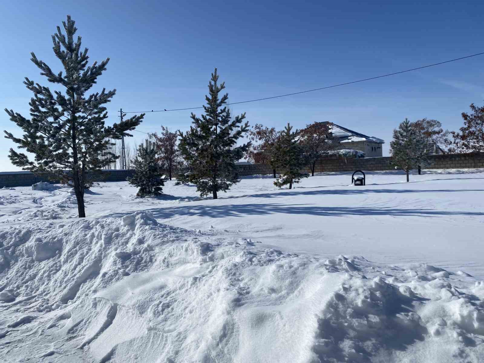 Ağrı’da soğuk hava etkisini sürdürüyor
