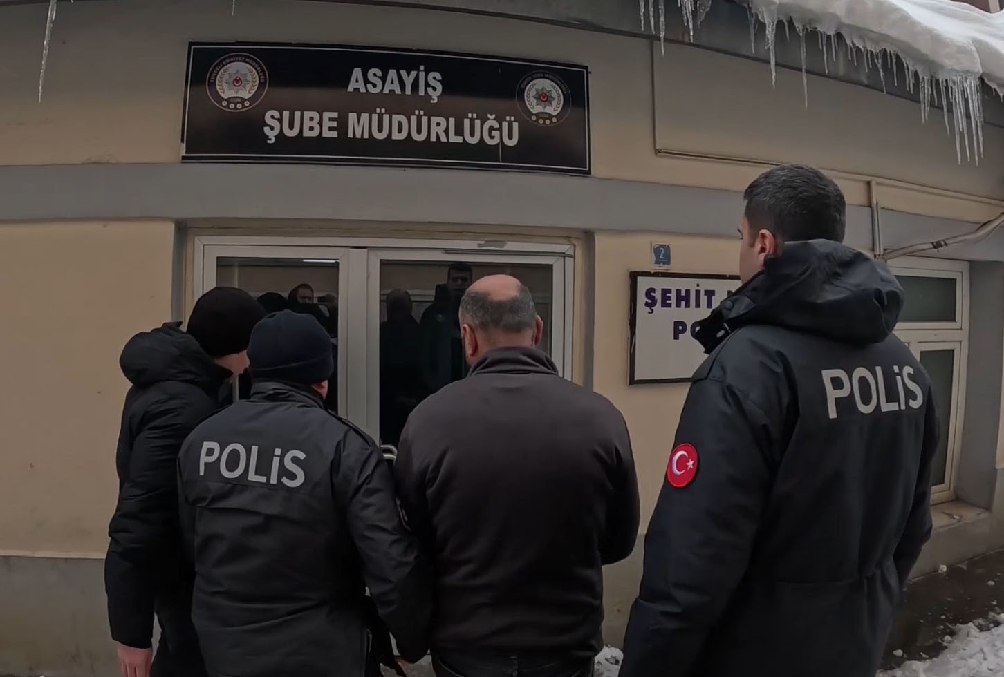 Yaşı küçük çocuklara alkol satan şahıs hakkında adli işlem yapıldı